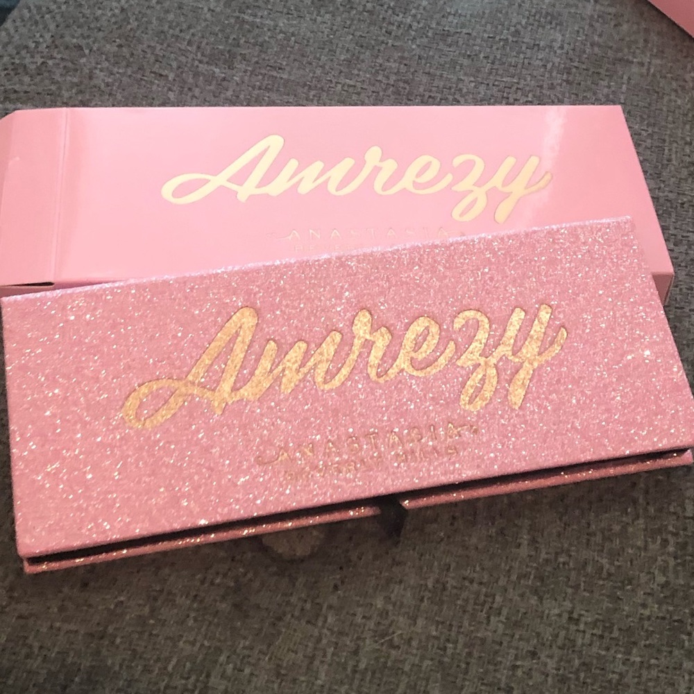 NEW SOLD OUT Anastasia Amrezy Eyeshadow palette
